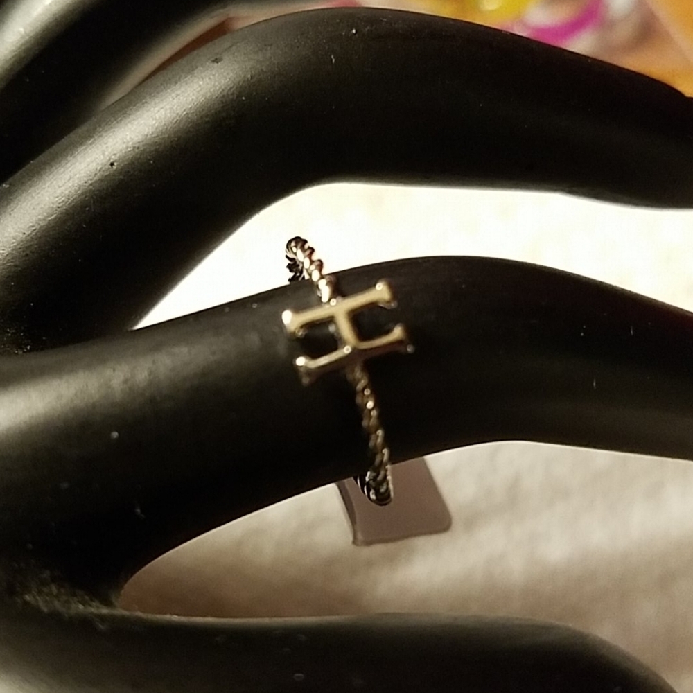 Beautiful Initial H Jewelry Ring Size 7